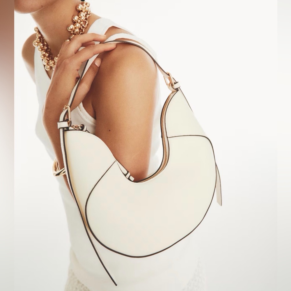 H&M Cream U shaped Shoulder Bag preowned Timeless Minimalist